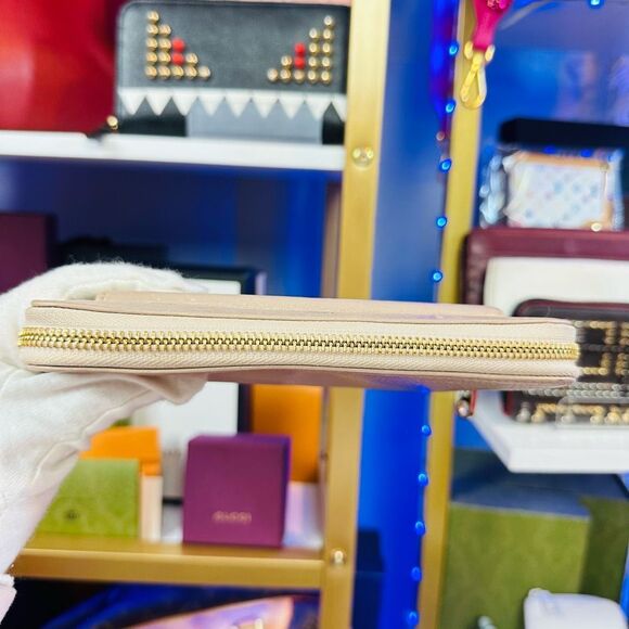 Chloe Light Cream Leather Large Wallet W/Box - Picture 6 of 14